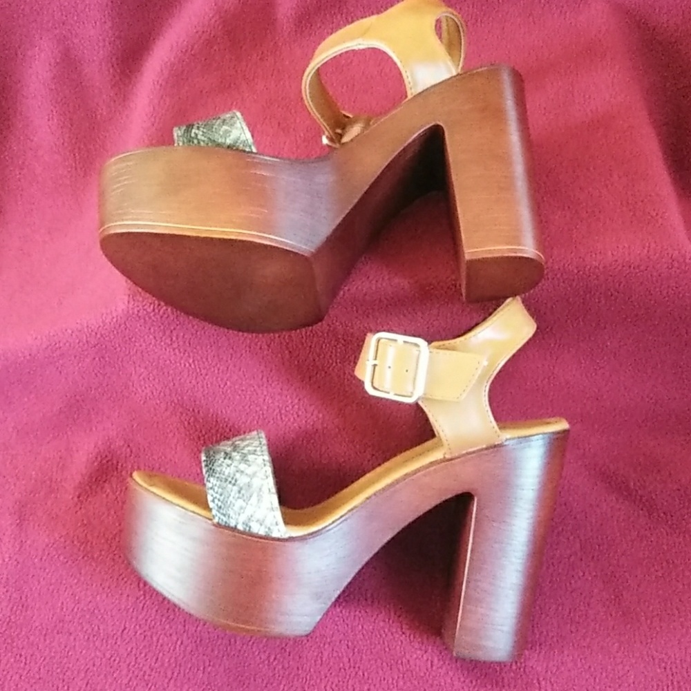 Ladies Heels - Picture 3 of 5